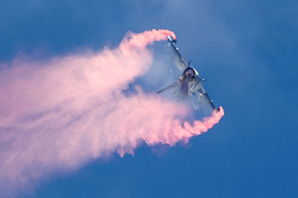 J-10 J-10 - 俄罗斯卫星通讯社