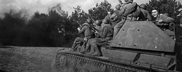 俄外交部就蘇軍烈士墓地遭褻瀆召見波蘭公使 - 俄羅斯衛星通訊社