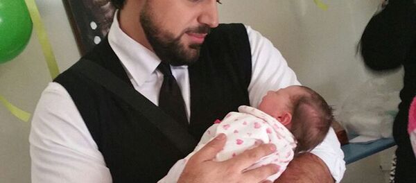 一對敘利亞父母為他們的女兒取名“俄羅斯” - 俄羅斯衛星通訊社