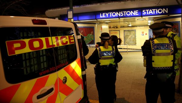 一名男子在伦敦地铁持刀砍人 造成3人受伤 - 俄罗斯卫星通讯社