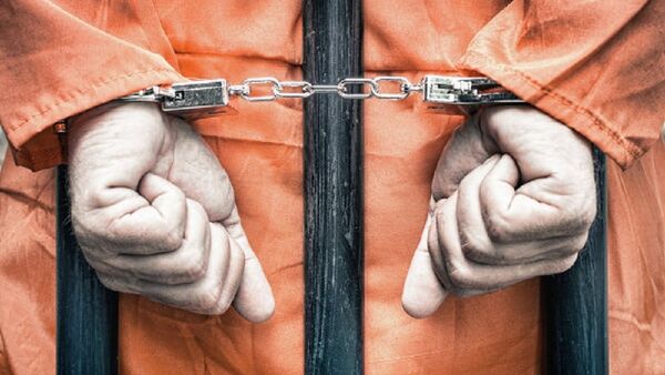 邁阿密監獄的移民被迫像狗一樣進食 - 俄羅斯衛星通訊社