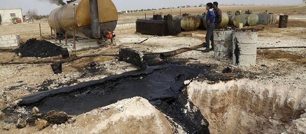 叙利亚军队解放代尔祖尔与拉卡省的四个石油产地 - 俄罗斯卫星通讯社