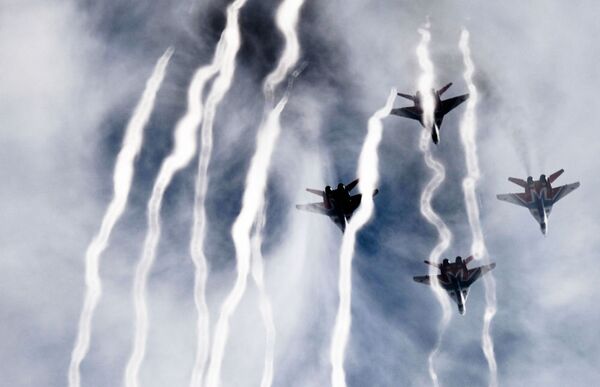 俄罗斯“雨燕”飞行表演队的米格-29战机 - 俄罗斯卫星通讯社