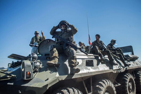 顿涅茨克民兵战士 - 俄罗斯卫星通讯社