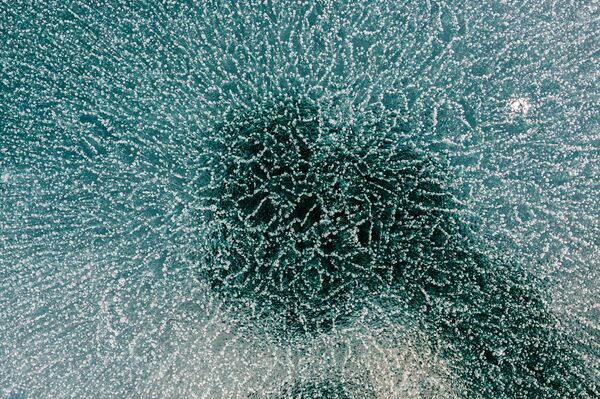 贝加尔湖的冰冻气泡景观 - 俄罗斯卫星通讯社