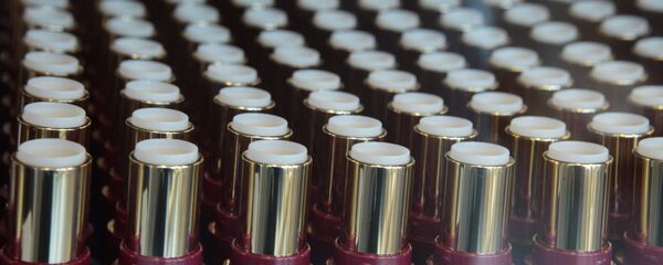 媒體：中國警方查獲一批偽劣化妝品 價值8.27億元 - 俄羅斯衛星通訊社