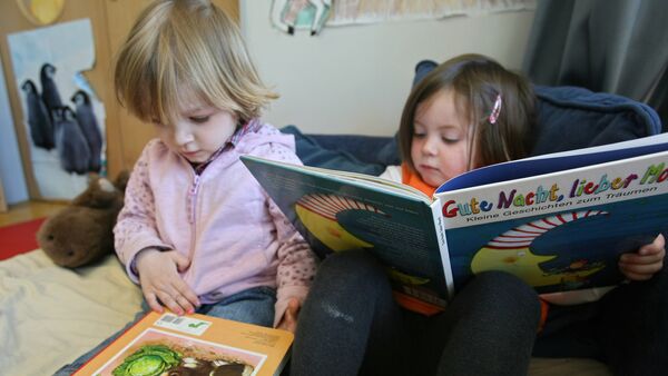 学者：童年时期的阅读影响收入水平 - 俄罗斯卫星通讯社