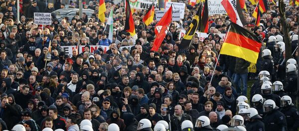 科隆警方驱散Pegida运动示威活动 - 俄罗斯卫星通讯社