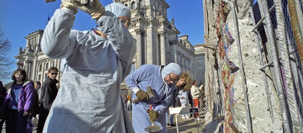 普京:柏林墙倒塌非但未使欧洲团结 反成东西欧新分界线 普京:柏林墙倒塌非但未使欧洲团结 反成东西欧新分界线 - 俄罗斯卫星通讯社