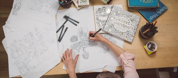 成人涂色书问鼎中国2015年畅销书榜首 成人涂色书问鼎中国2015年畅销书榜首 - 俄罗斯卫星通讯社