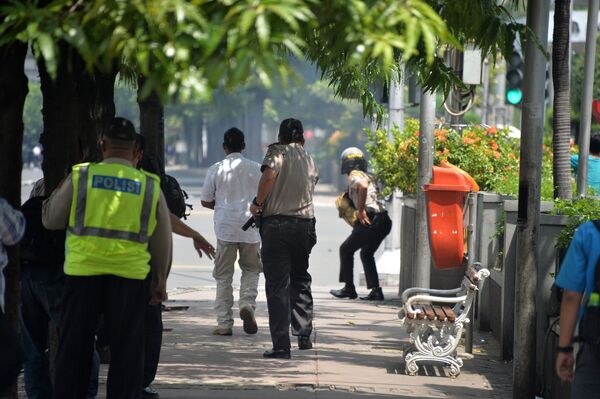 警察在雅加达爆炸现场 - 俄罗斯卫星通讯社