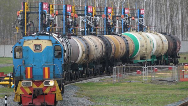 俄石油公司开始通过铁路途经蒙古国向中国出口石油 - 俄罗斯卫星通讯社