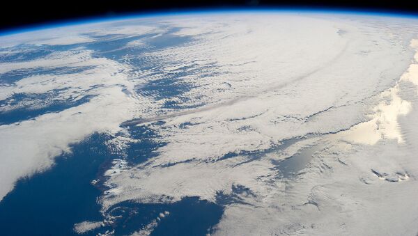 Снимок вулкана Павлова на Аляске, сделанный с борта МКС - 俄罗斯卫星通讯社