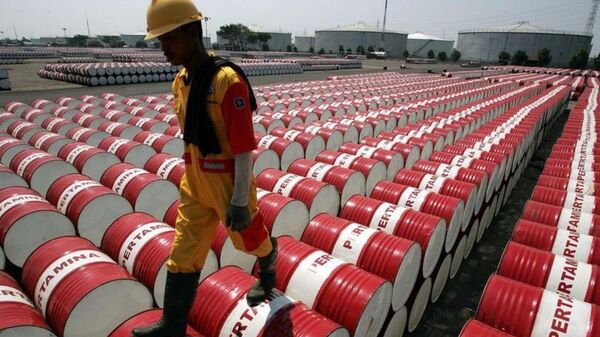 伊拉克签署新合同：经叙利亚每日输送5万桶石油 - 俄罗斯卫星通讯社