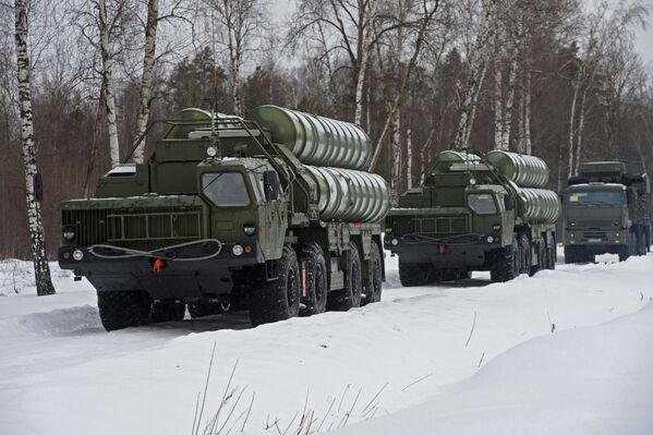 S-400 “凯旋”防空导弹系统 - 俄罗斯卫星通讯社