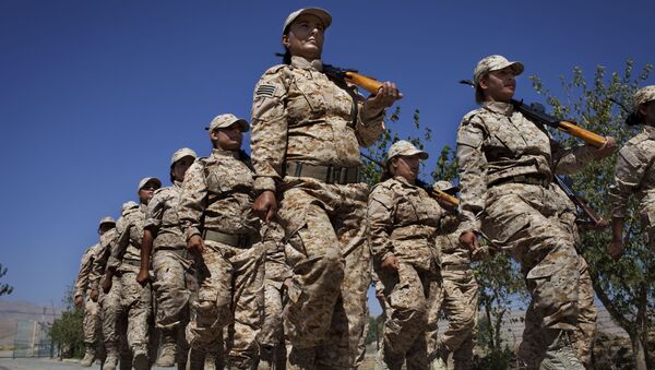 佩什梅格庫爾德女兵隊指揮官：伊斯蘭國組織害怕我們 - 俄羅斯衛星通訊社