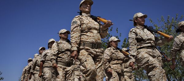 佩什梅格庫爾德女兵隊指揮官：伊斯蘭國組織害怕我們 - 俄羅斯衛星通訊社