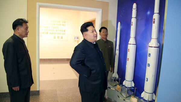 朝鲜最高领导人参观导弹配件制造厂 - 俄罗斯卫星通讯社