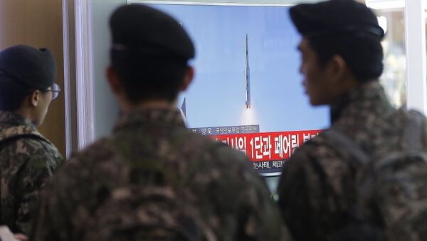 媒体：朝鲜导弹在距发射地点790公里处从雷达屏幕上消失 - 俄罗斯卫星通讯社