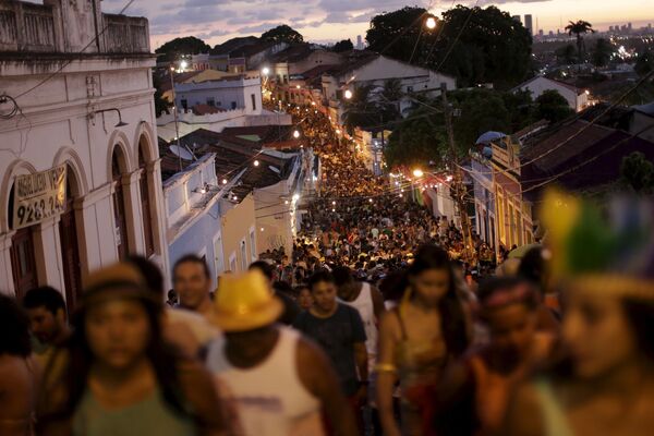 狂欢节期间巴西人上街狂欢 - 俄罗斯卫星通讯社