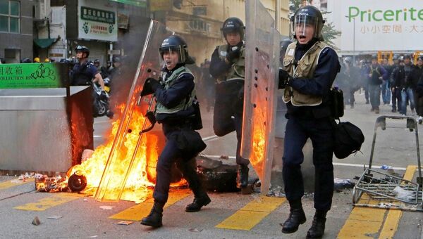 媒體：香港警方已拘捕63名旺角騷亂事件嫌疑人 - 俄羅斯衛星通訊社