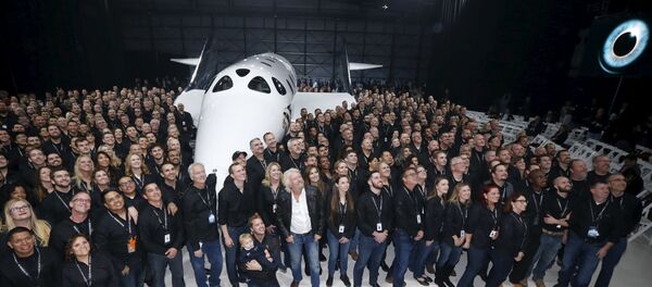 英國維珍銀河公司(Virgin Galactic)推出新的 “宇宙飛船二號”(SpaceShipTwo) - 俄羅斯衛星通訊社