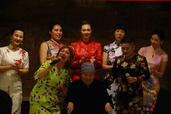 中俄各界共庆国际“三八”妇女节 中俄各界共庆国际“三八”妇女节 - 俄罗斯卫星通讯社