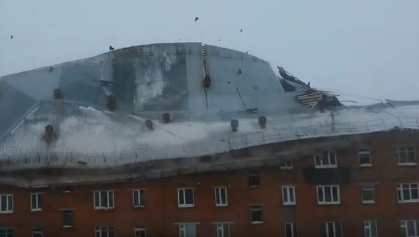 大風掀翻五層樓的屋頂 - 俄羅斯衛星通訊社