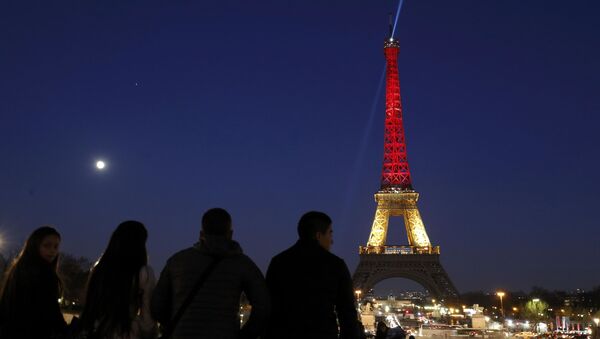 比利時當局懷疑的巴黎恐襲嫌疑人到該國警察局自首 - 俄羅斯衛星通訊社