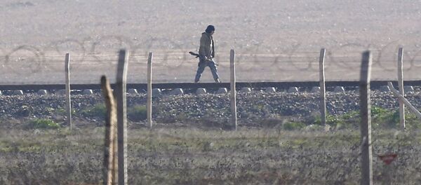 俄外長：俄看到武裝分子仍在通過敘土邊境往來 武器仍在販運 - 俄羅斯衛星通訊社