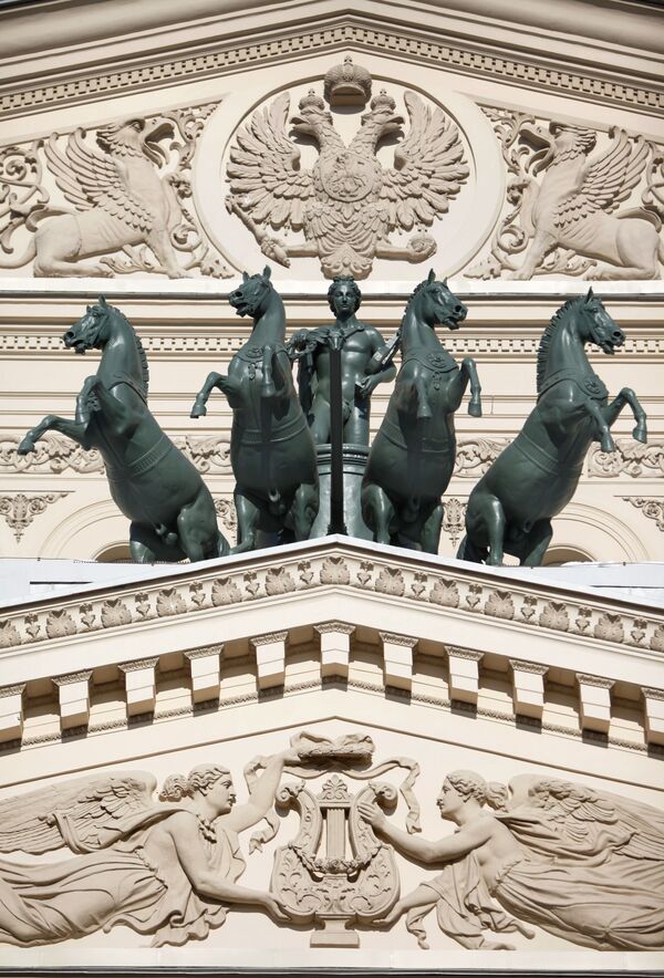 莫斯科大剧院的正面雕塑 - 俄罗斯卫星通讯社