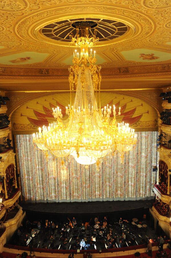 莫斯科大劇院大廳內的吊燈 - 俄羅斯衛星通訊社