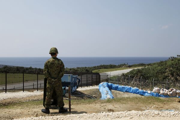 駐守與那國島的一名日本士兵 - 俄羅斯衛星通訊社