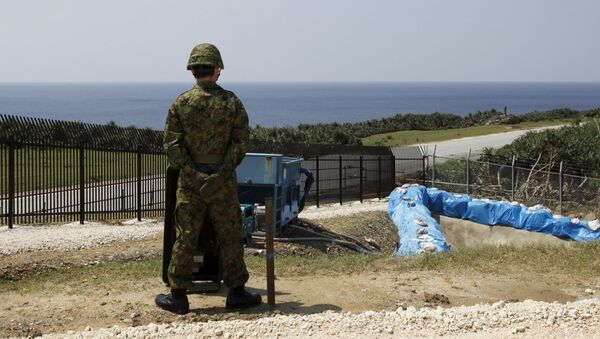 Солдат Сил самообороны Японии в военном гарнизоне на острове Йонагуни, Япония - 俄羅斯衛星通訊社