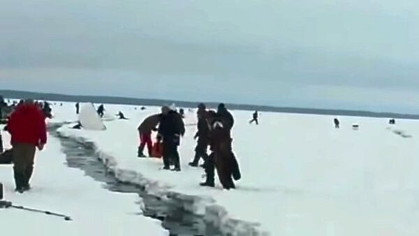 伏爾加河上的驚險春釣 - 俄羅斯衛星通訊社