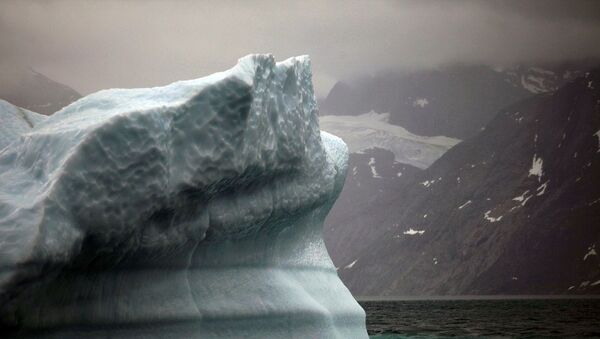巨型冰山逼近格陵蘭島村莊 村莊恐被淹 - 俄羅斯衛星通訊社