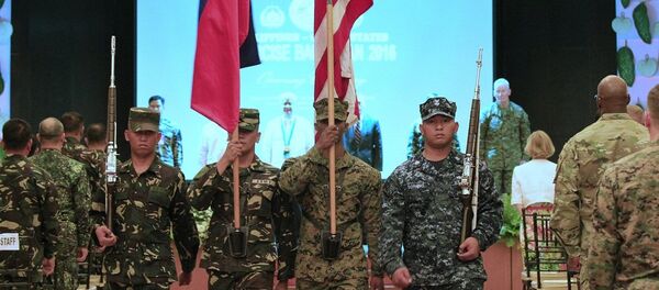 菲律宾与美国每年一度的“肩并肩”(Balikatan)联合军事演习 菲律宾与美国每年一度的“肩并肩”(Balikatan)联合军事演习 - 俄罗斯卫星通讯社