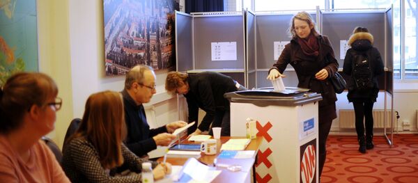 媒體:荷蘭公投結果出爐 反對歐烏聯繫國協定 媒體:荷蘭公投結果出爐 反對歐烏聯繫國協定 - 俄羅斯衛星通訊社