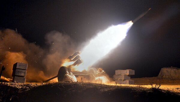 今年四月朝鲜军队发射导弹 - 俄罗斯卫星通讯社