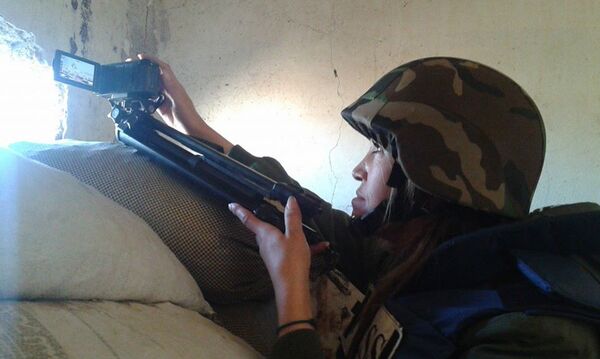 女記者在敘利亞 女記者在敘利亞 - 俄羅斯衛星通訊社