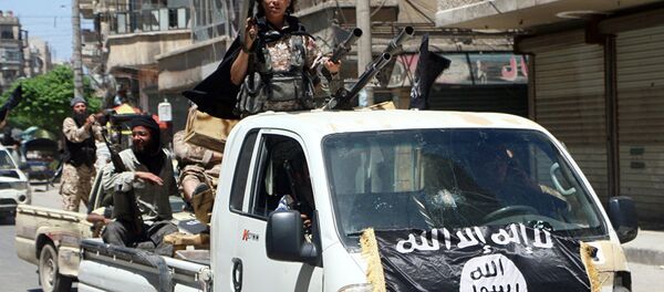 “敘民主力量”與“伊斯蘭國”進行地道戰 “敘民主力量”與“伊斯蘭國”進行地道戰 - 俄羅斯衛星通訊社