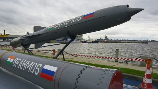 俄印合制布拉莫斯导弹首份出口合同将于2016年底前签署 - 俄罗斯卫星通讯社