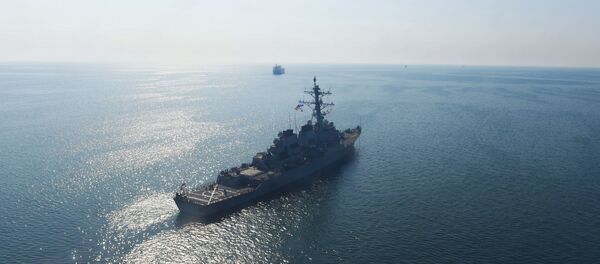 Американский ракетный эсминец Дональд Кук в акватории Черного моря Американский ракетный эсминец Дональд Кук в акватории Черного моря - 俄罗斯卫星通讯社