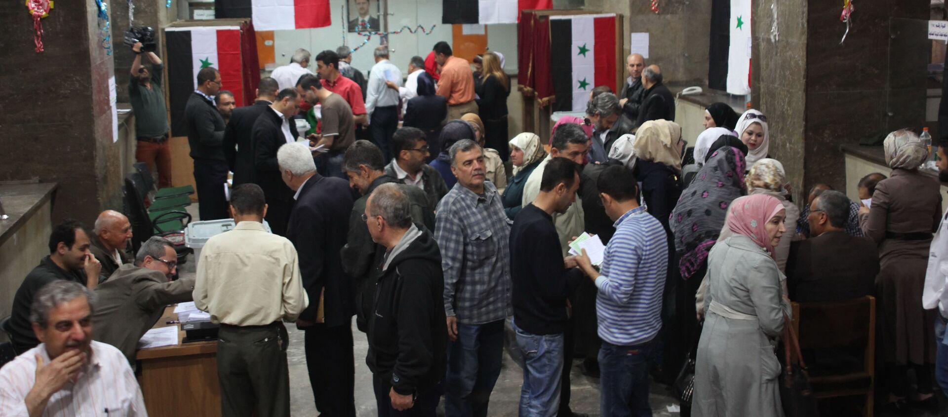 叙利亚数千名公民在驻外使馆参加叙总统选举投票 - 俄罗斯卫星通讯社, 1920, 20.05.2021
