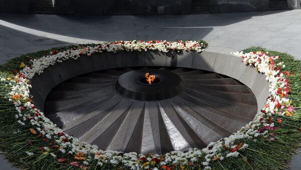 亞美尼亞總統向大屠殺遇難者紀念碑敬獻花圈 - 俄羅斯衛星通訊社
