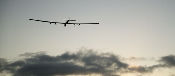 阳光动力2号太阳能飞机穿越太平洋抵达加利福尼亚 阳光动力2号太阳能飞机穿越太平洋抵达加利福尼亚 - 俄罗斯卫星通讯社