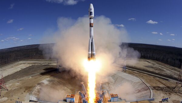 Старт ракеты-носителя Союз-2.1а с тремя российскими спутниками Ломоносов, Аист-2Д и SamSat-218 с космодрома Восточный - 俄罗斯卫星通讯社