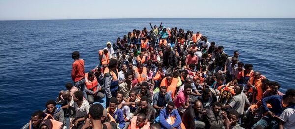 媒體：千餘名移民在利比亞地中海海岸獲救 一人遇難 - 俄羅斯衛星通訊社