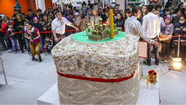 在雅库茨克的炉中烤出了400公斤的复活节蛋糕 - 俄罗斯卫星通讯社