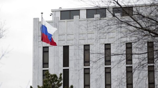 俄大使馆：美国实际上已承认在乌克兰犯下战争罪 - 俄罗斯卫星通讯社